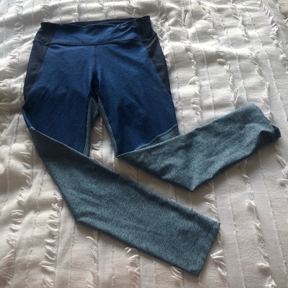 Outdoor Voices 7/8 Tritone Leggings in Navy/Deep Sea/Mist Size Medium - Picture 5 of 8